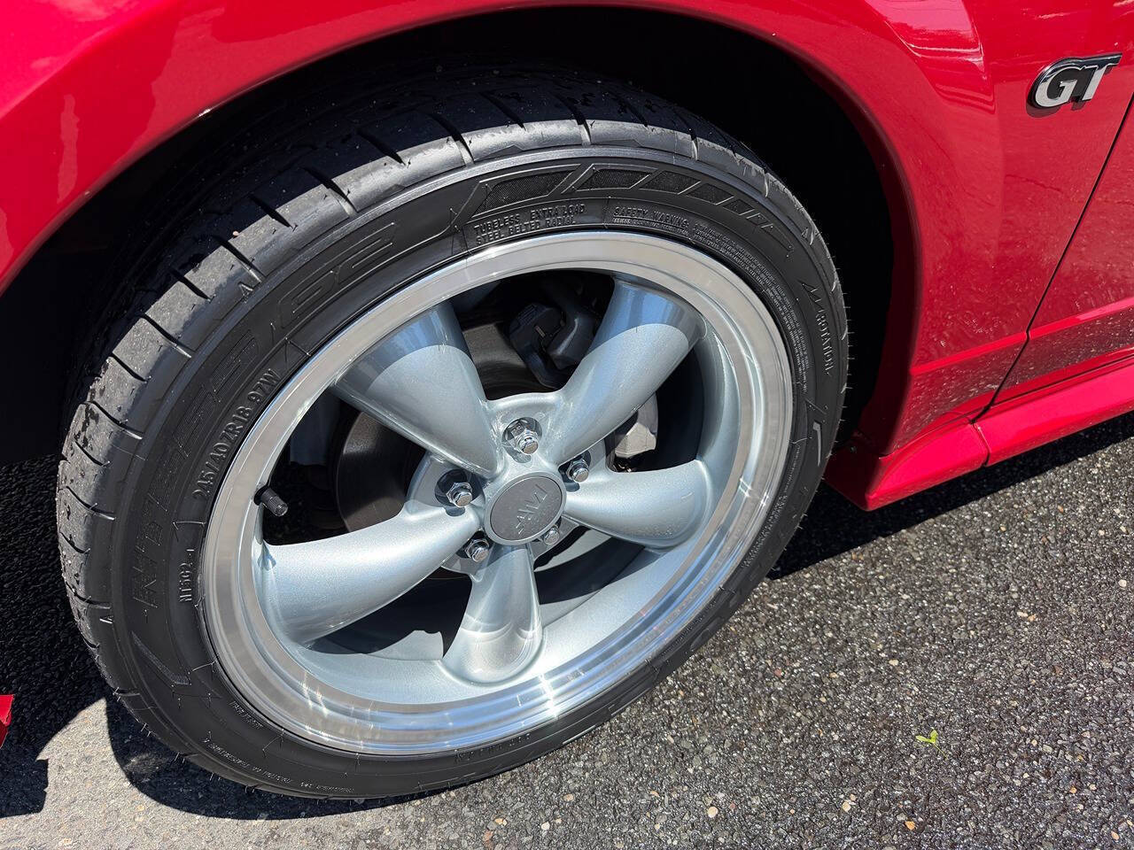 2001 Ford Mustang 32