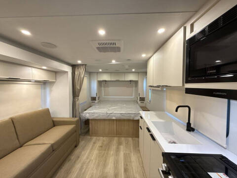 2026 Winnebago Thrive