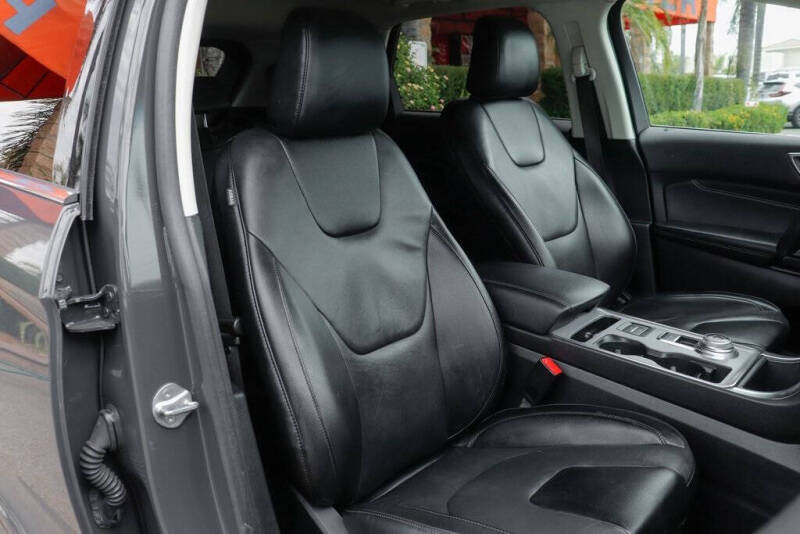 2021 Ford Edge Titanium