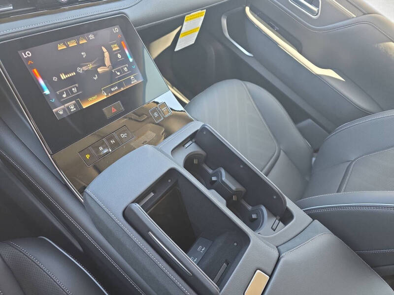 2026 Infiniti QX80 Luxe