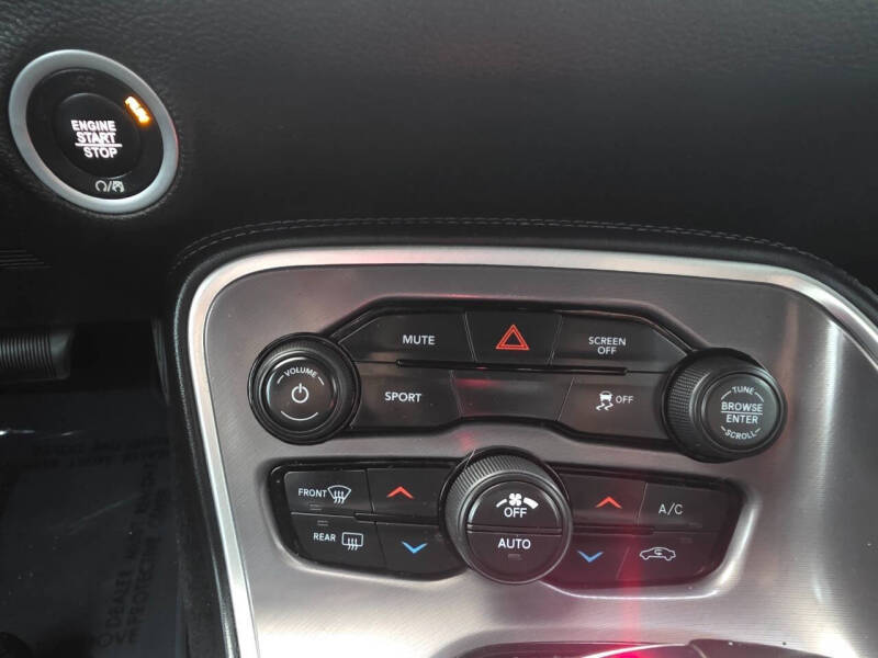 2021 Dodge Challenger SXT