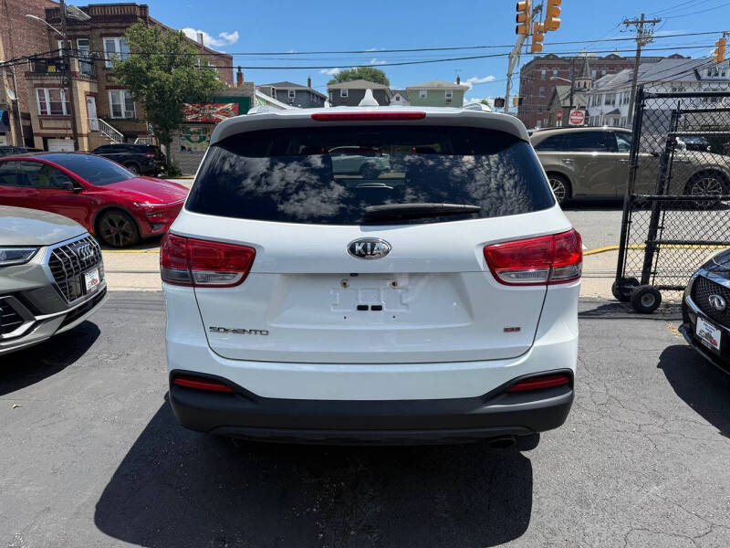 2018 Kia Sorento LX