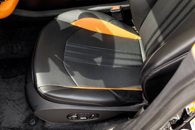 2025 Aston Martin DBX 707