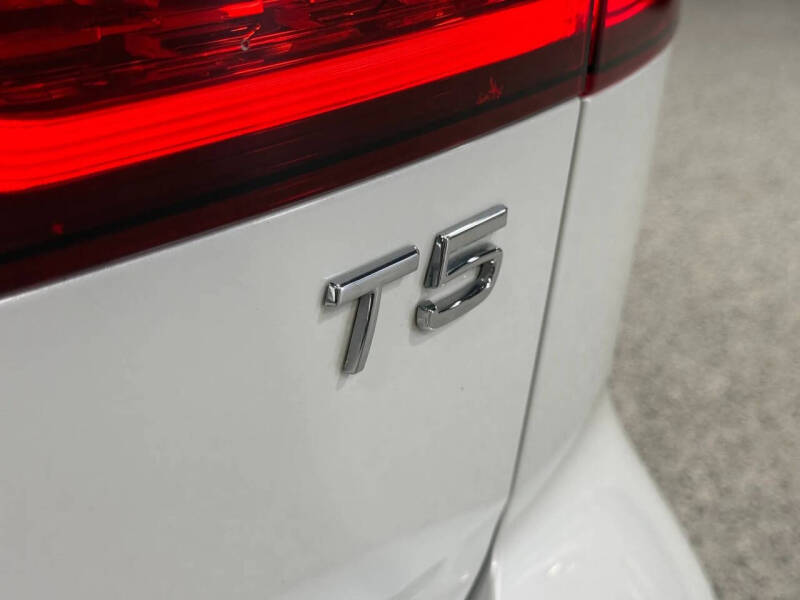 2020 Volvo V60 T5 Momentum