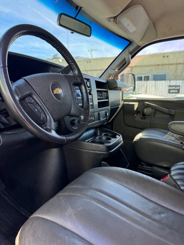 2023 Chevrolet Express 2500