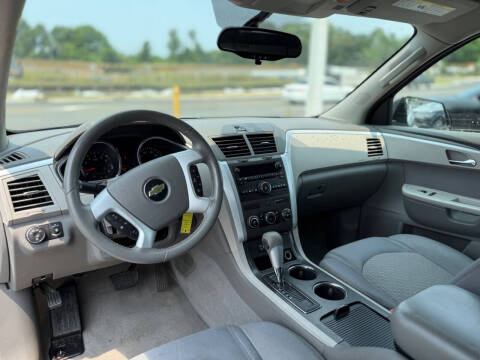 2011 Chevrolet Traverse LS