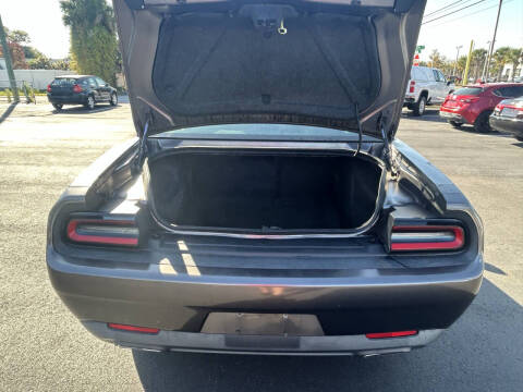 2015 Dodge Challenger SXT