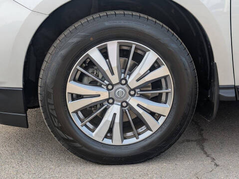 2020 Nissan Pathfinder S