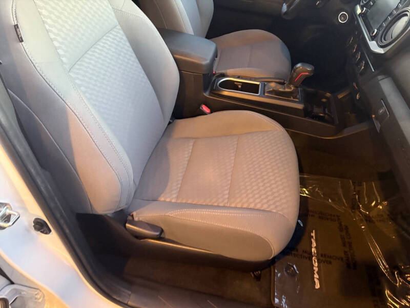 2022 Toyota Tacoma SR V6