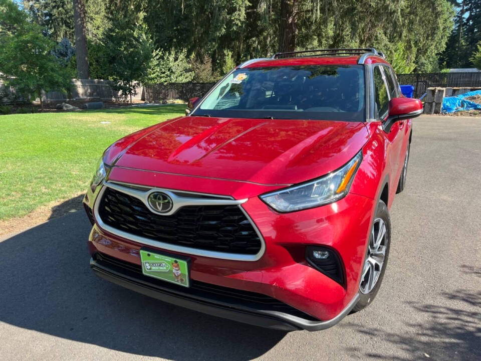 2020 Toyota Highlander for sale at E & A MOTORS in Portland, OR