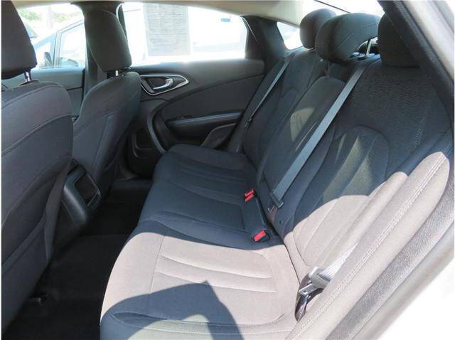 2017 Chrysler 200 LX