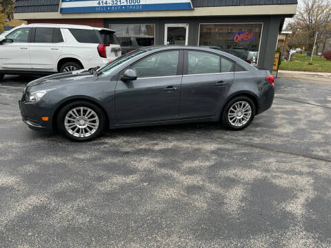 2013 Chevrolet Cruze for sale at Corner Choice Motors in West Allis WI