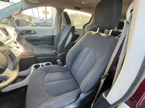 2017 Chrysler Pacifica Touring