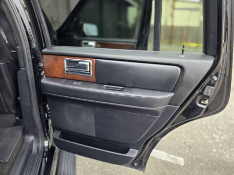 2016 Lincoln Navigator Select