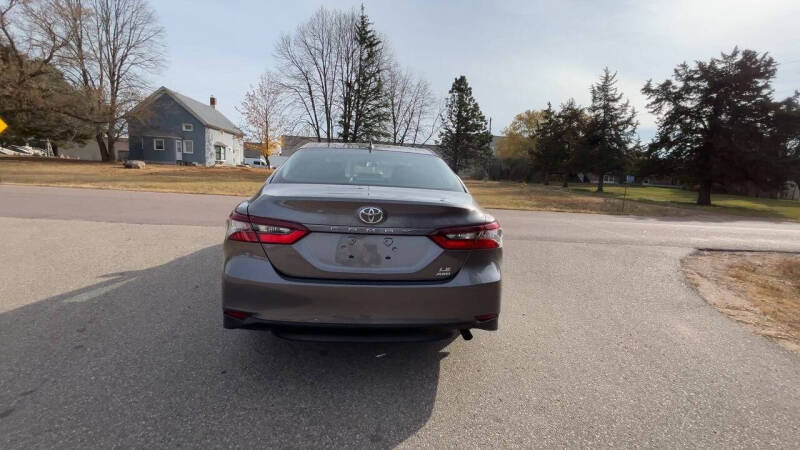 2023 Toyota Camry LE photo 4