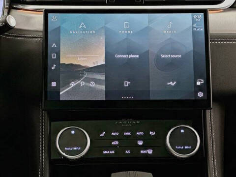 2024 Jaguar F-PACE P250 R-Dynamic S