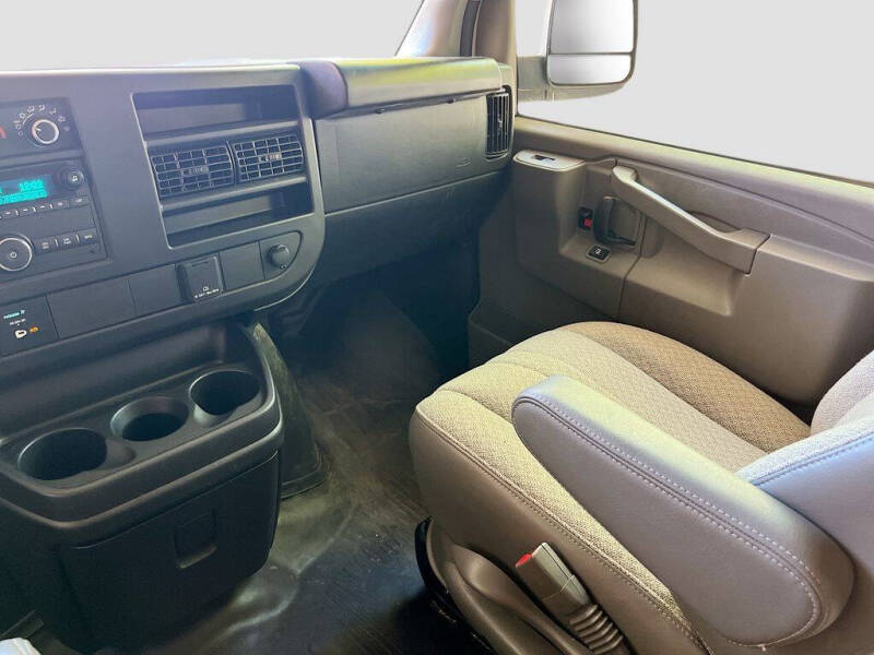 2022 Chevrolet Express LS 2500