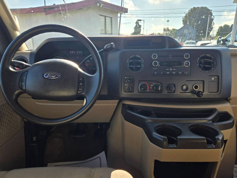 2012 Ford E-Series E-350 SD XLT