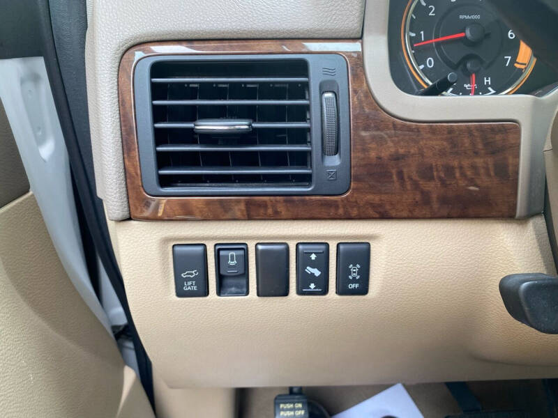 2013 Nissan Armada Platinum