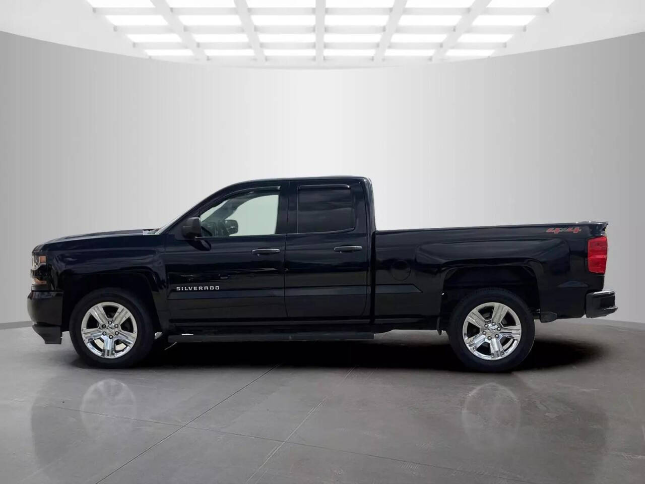 2017 Chevrolet Silverado 1500 for sale at Used Cars Toledo in Oregon, OH