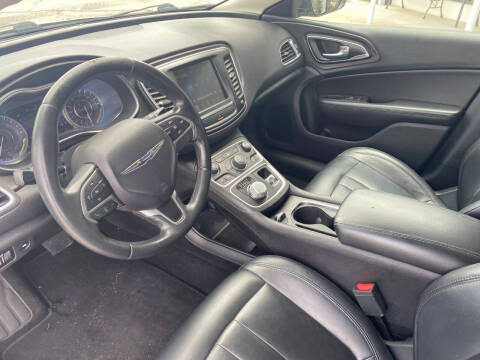 2017 Chrysler 200