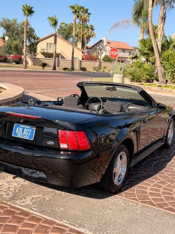 2004 Ford Mustang Deluxe