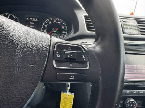 2013 Volkswagen Passat SE