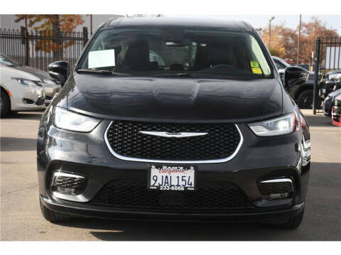 2024 Chrysler Pacifica Plug-In Hybrid Select