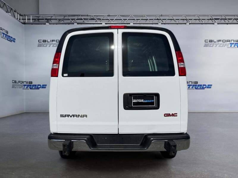 2024 GMC Savana 2500