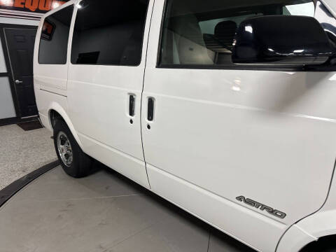 2002 Chevrolet Astro LS