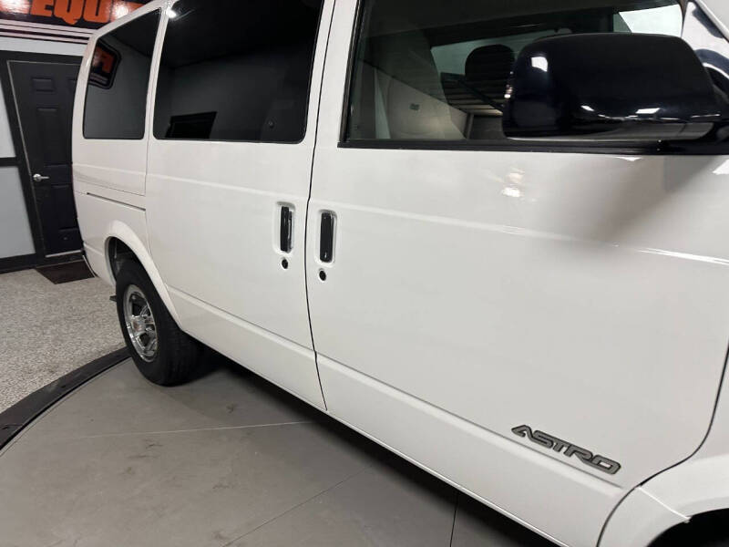 2002 Chevrolet Astro LS