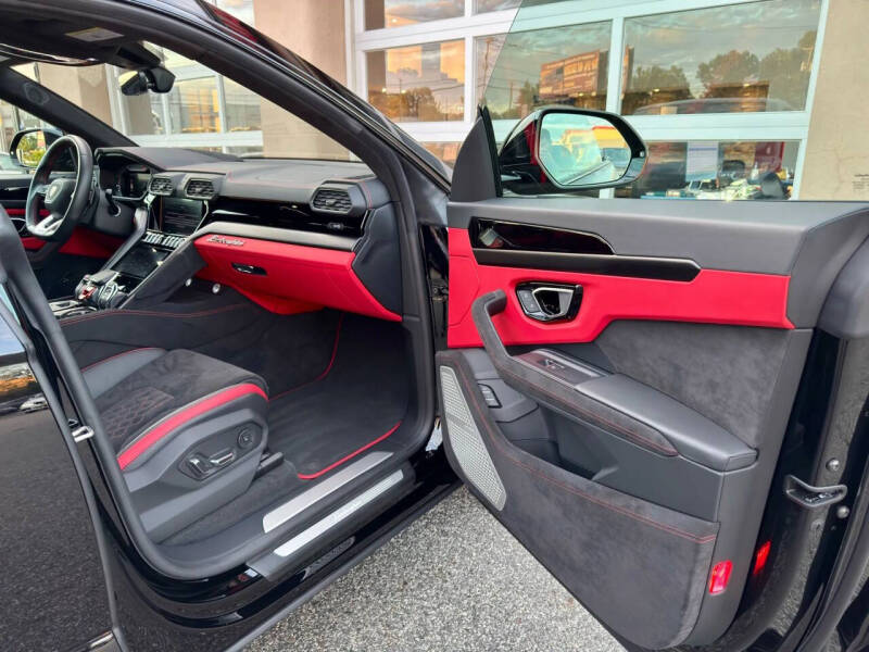 2024 Lamborghini Urus S