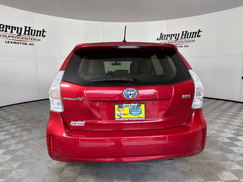 2013 Toyota Prius v Two