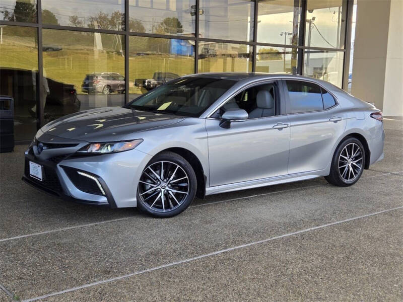 2024 Toyota Camry Hybrid SE