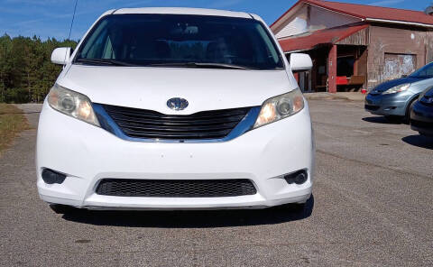 2011 Toyota Sienna LE 7-Passenger