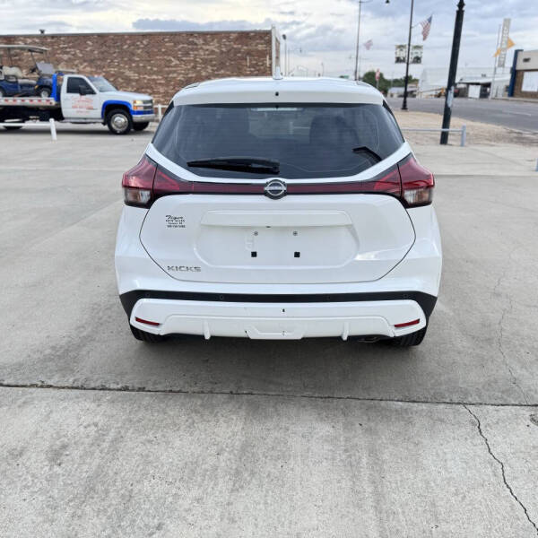 2023 Nissan Kicks S