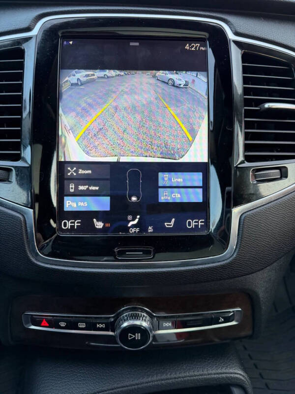 2017 Volvo XC90 T6 Momentum