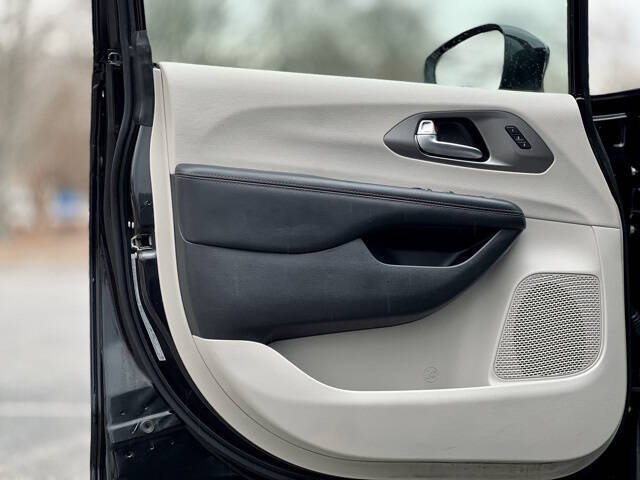 2020 Chrysler Pacifica Touring L