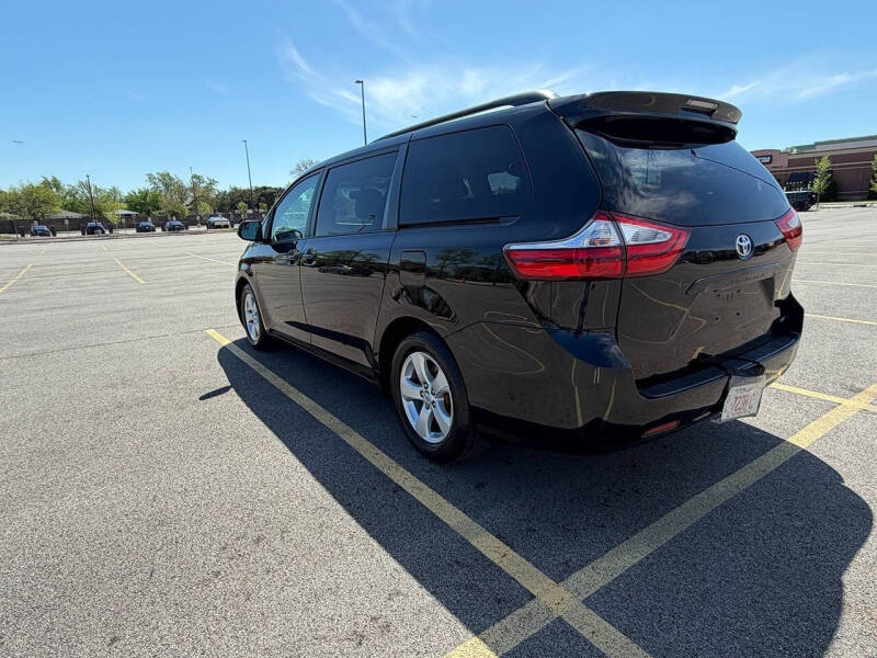 2015 Toyota Sienna LE 8-Passenger