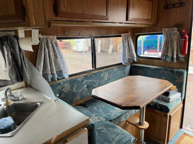1991 Cascade 10 Ft Truck Camper