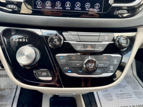 2017 Chrysler Pacifica Touring-L Plus