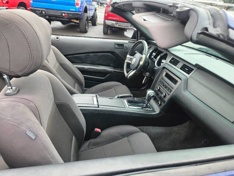2012 Ford Mustang V6