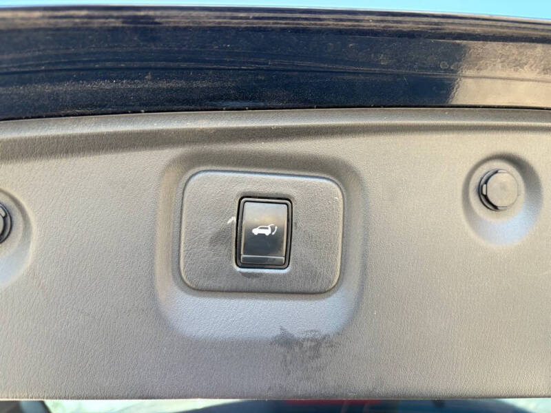 2018 Nissan Pathfinder SL