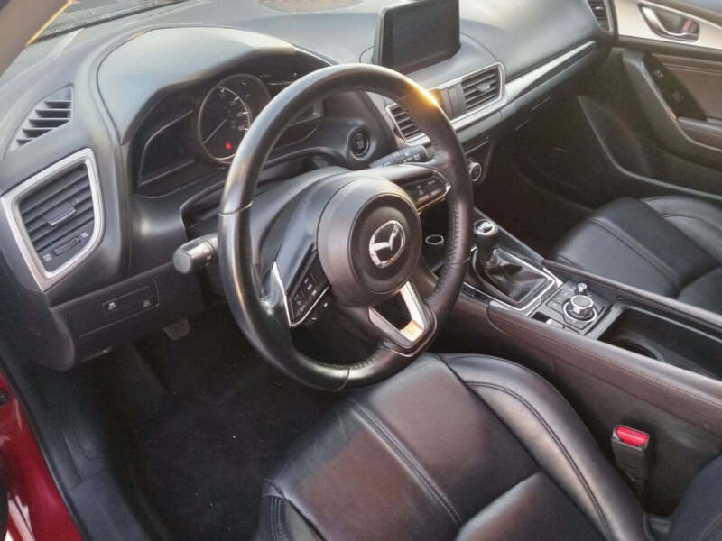 2018 Mazda MAZDA3 Touring