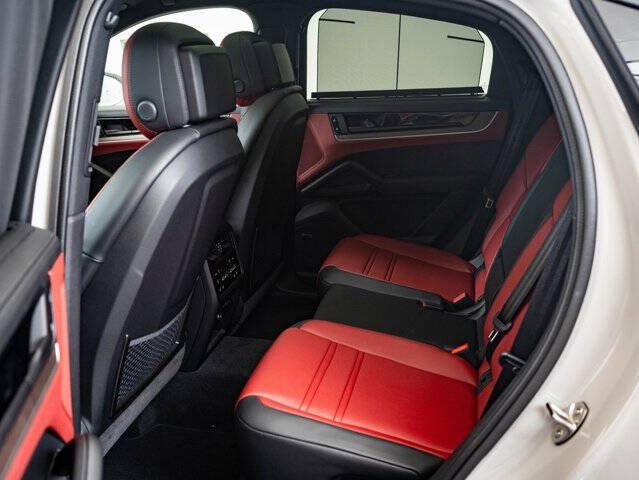 2025 Porsche Cayenne Coupe