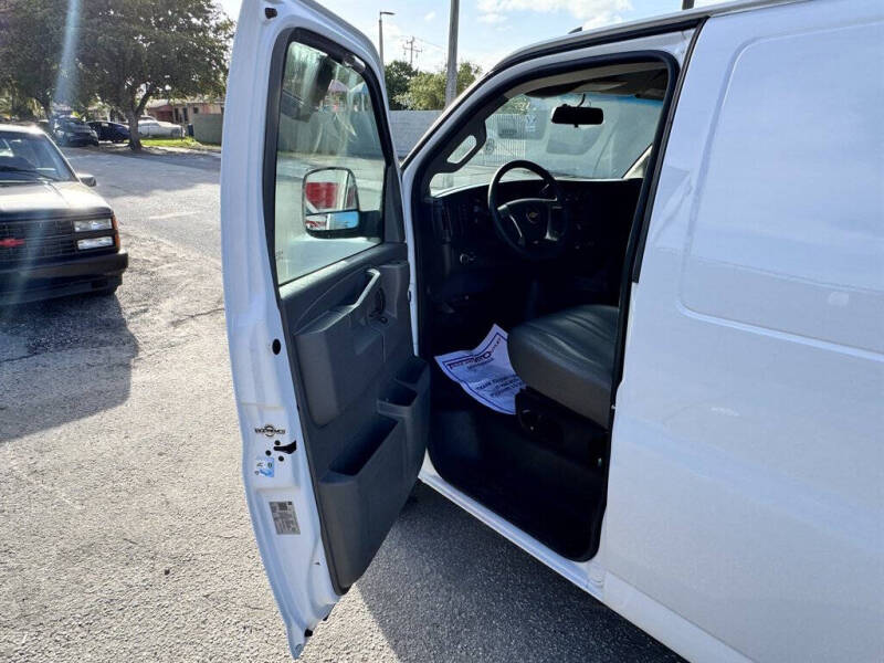 2021 Chevrolet Express 2500