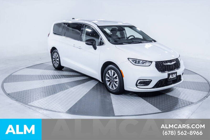 2024 Chrysler Pacifica Plug-In Hybrid Select