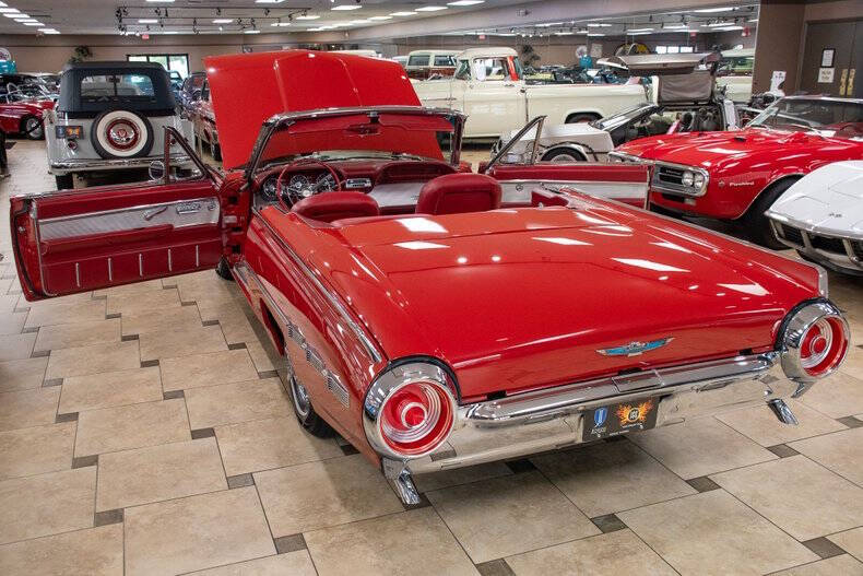 1962 Ford Thunderbird