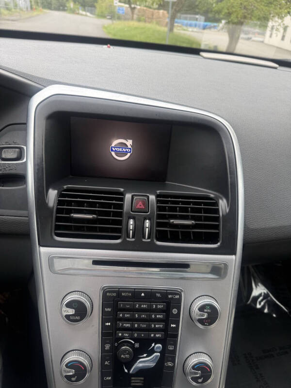 2017 Volvo XC60 T5 Dynamic