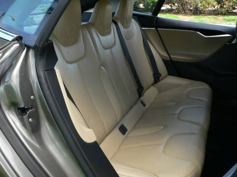 2015 Tesla Model S 70D